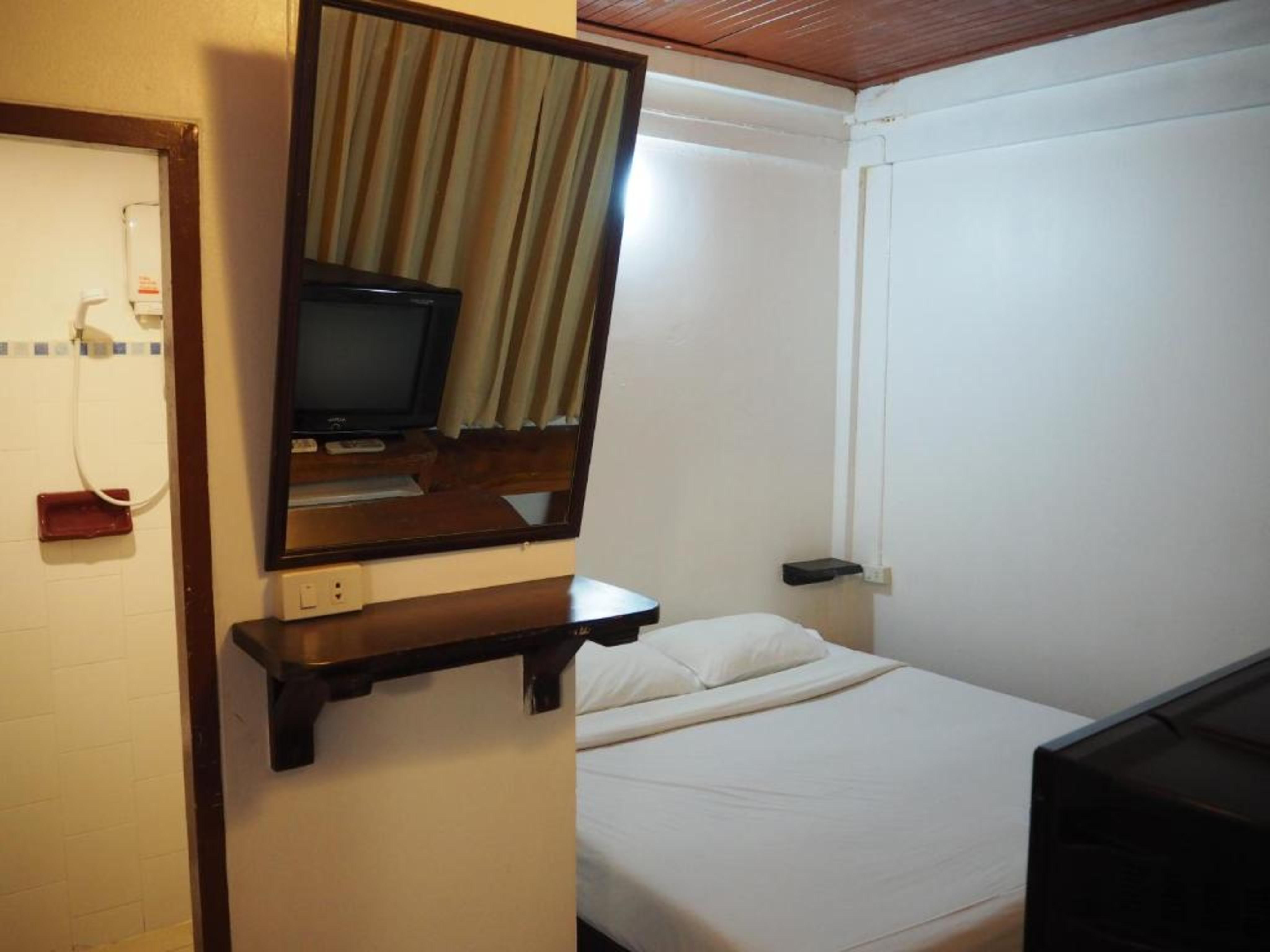 Relax Guesthouse Patong Dış mekan fotoğraf